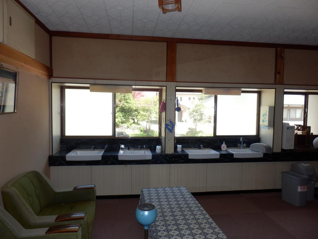 富山県 よしのや旅館 Nanto Exteriör bild